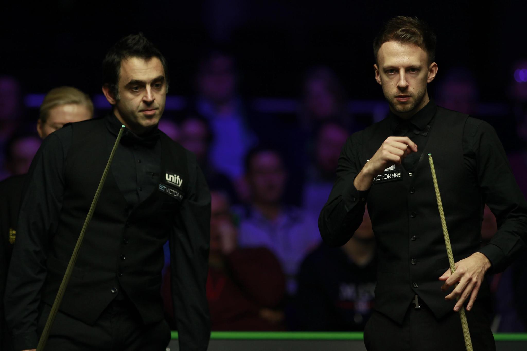 寒假锻炼去哪儿？一起挥动羽毛球拍,挥洒汗水吧.