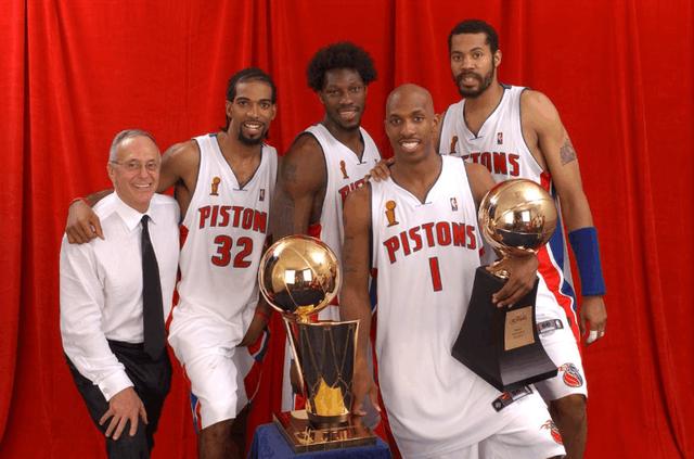 他每天都坚 他每天都坚