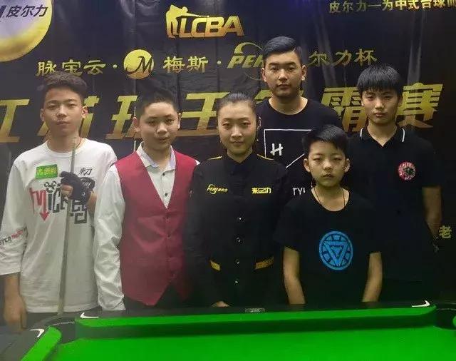 记者：切尔西拒绝了西汉姆联对安德雷的报价，并让他们放弃